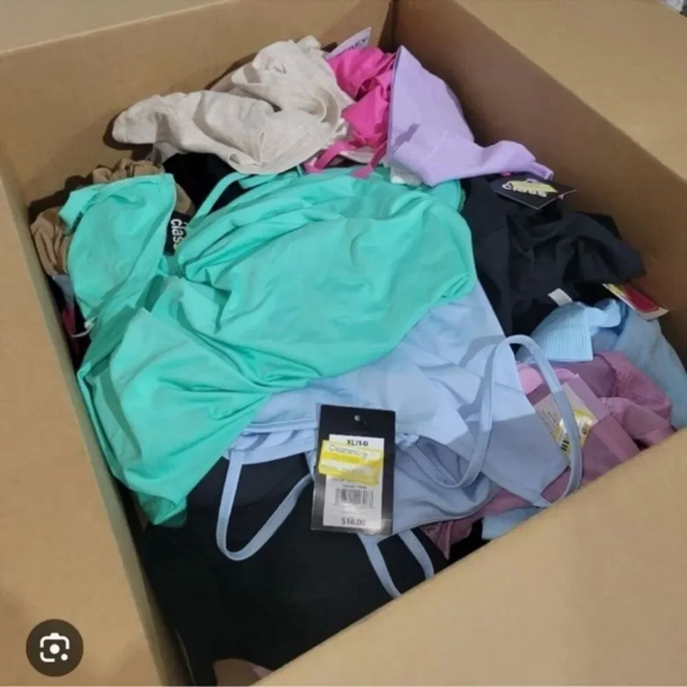 Women’s Clothing Bundle – You Choose the Size 👚✨ Surprise bundle - Picture 5 of 6